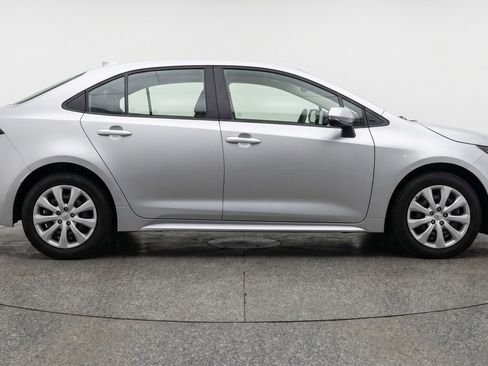 Used 2025 Toyota Corolla LE FWD image 11