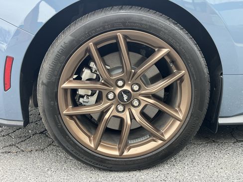 Used 2025 Ford Mustang GT Premium image 9