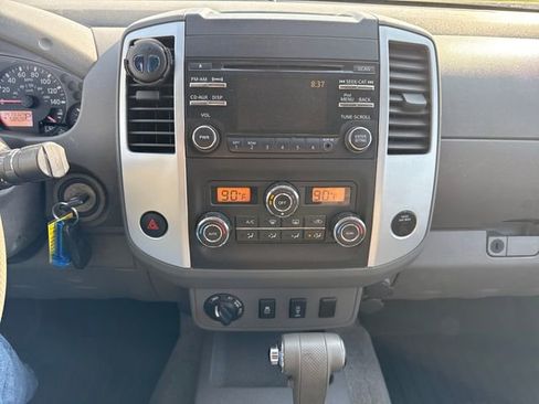 Used 2013 Nissan Frontier SV w/ SV Value Truck Pkg AWD/4WD image 27