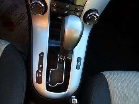 Used 2016 Chevrolet Cruze LS image 24