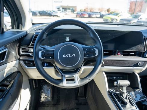 Used 2024 Kia Sportage EX image 14