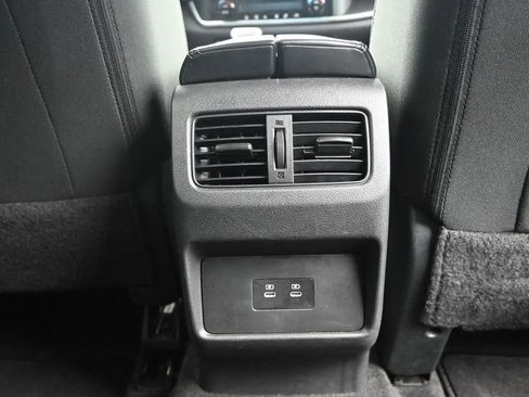 Used 2025 Nissan Rogue SV image 16