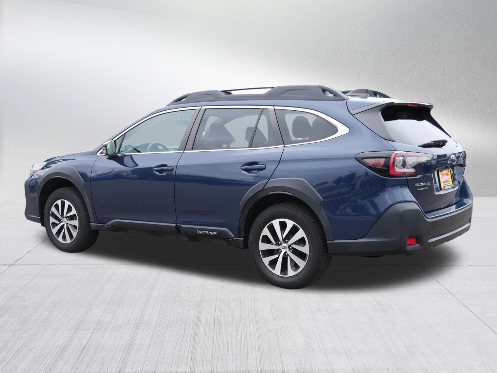 Used 2023 Subaru Outback Premium AWD/4WD image 5