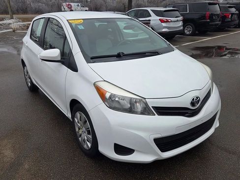 Used 2013 Toyota Yaris LE image 14