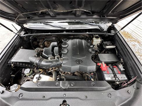 Used 2010 Toyota 4Runner Limited AWD/4WD image 29
