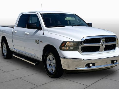 Used 2019 RAM 1500 Classic SLT RWD image 3