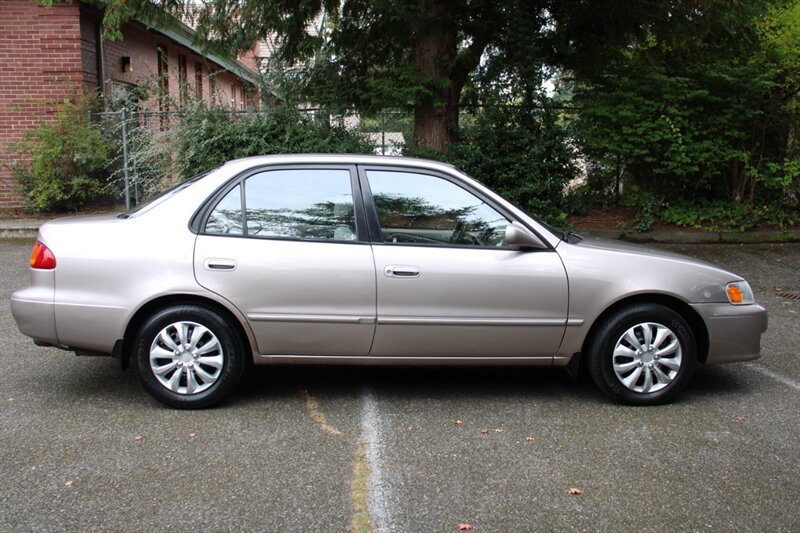 Used 2001 Toyota Corolla LE w/ Extra Value Pkg 2 FWD image 11