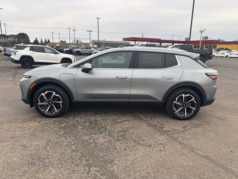 New 2026 Chevrolet Equinox EV LT FWD image 6