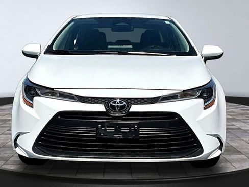 Used 2024 Toyota Corolla LE FWD image 2