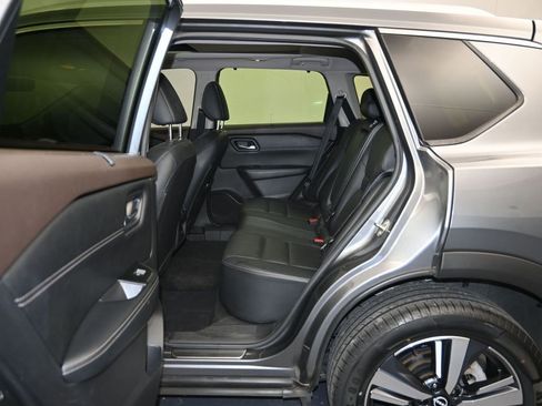 Used 2023 Nissan Rogue SL w/ SL Premium Package FWD image 23