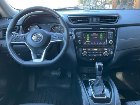 Used 2020 Nissan Rogue SL w/ Premium Package image 45