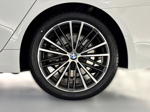 Certified 2023 BMW 530i w/ Premium Package image 11