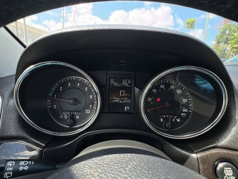 Used 2012 Jeep Grand Cherokee Laredo AWD/4WD image 35