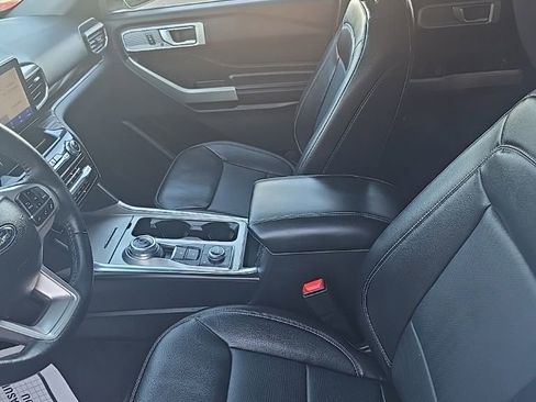 Used 2023 Ford Explorer Limited AWD/4WD image 10