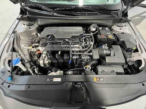 Used 2024 Hyundai Elantra SEL FWD image 27