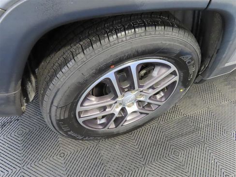 Used 2019 Jeep Compass Latitude image 8