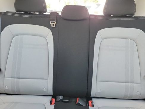 Certified 2025 Hyundai Venue SEL FWD image 29