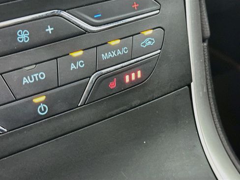 Used 2020 Ford Edge ST-Line w/ Cold Weather Package FWD image 26
