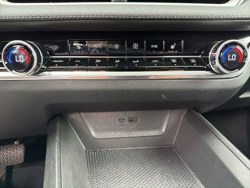 Used 2025 Chevrolet Equinox LT w/ Convenience Package II FWD image 18