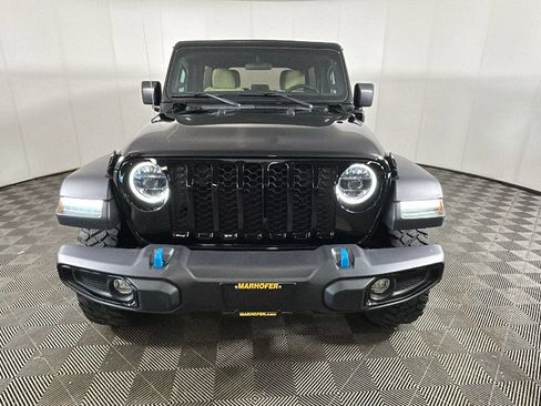 Used 2023 Jeep Wrangler Unlimited w/ Cold Weather Group AWD/4WD image 8