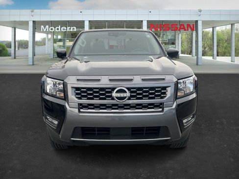 Used 2025 Nissan Frontier SV w/ SV Convenience Package image 8