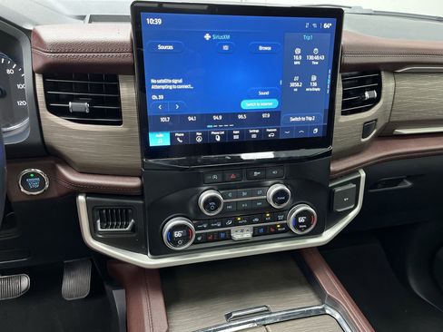 Certified 2024 Ford Expedition Limited AWD/4WD image 21