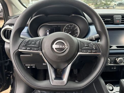 Used 2025 Nissan Versa SV FWD image 25