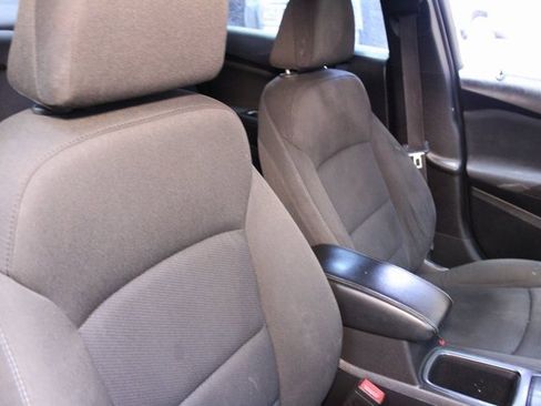 Used 2016 Chevrolet Cruze LT image 11