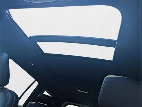 New 2025 Jeep Grand Cherokee L Limited w/ Black Appearance Package image 15