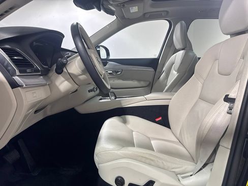 Used 2023 Volvo XC90 B5 Core w/ Climate Package AWD/4WD image 19