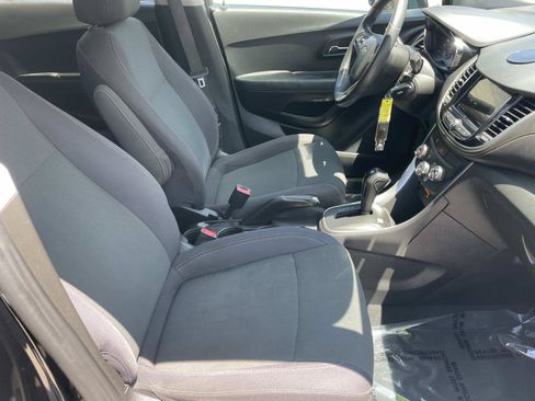Used 2019 Chevrolet Trax LS w/ Tint and Cruise Package FWD image 20