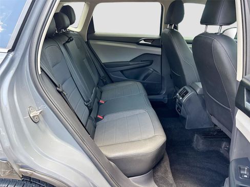Used 2023 Volkswagen Taos SE w/ Panoramic Sunroof Package AWD/4WD image 24