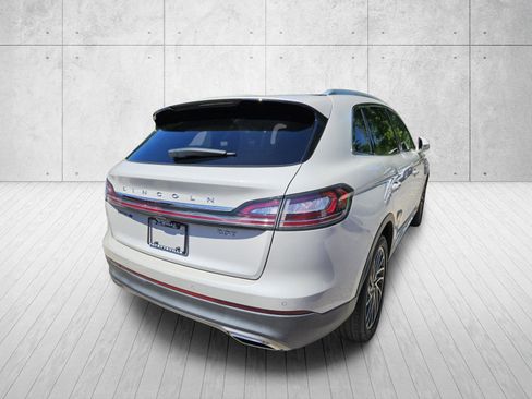 Used 2020 Lincoln Nautilus Reserve FWD image 10