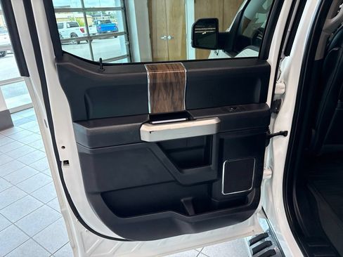 Used 2020 Ford F150 Lariat w/ Equipment Group 502A Luxury AWD/4WD image 19