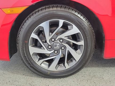 Used 2018 Honda Civic EX image 9