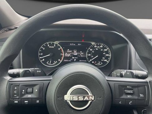 Used 2023 Nissan Rogue S AWD/4WD image 11