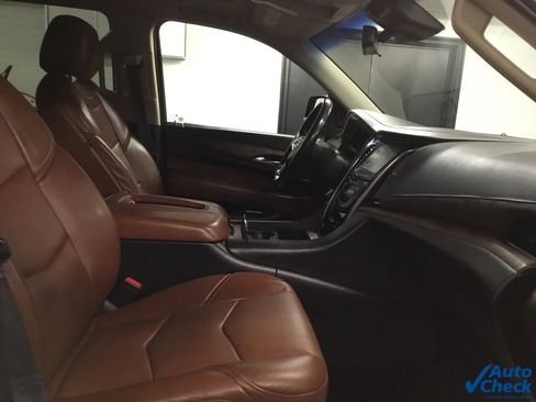 Used 2017 Cadillac Escalade Luxury image 37
