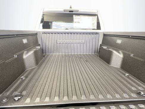 Used 2025 Toyota Tacoma TRD Sport image 34