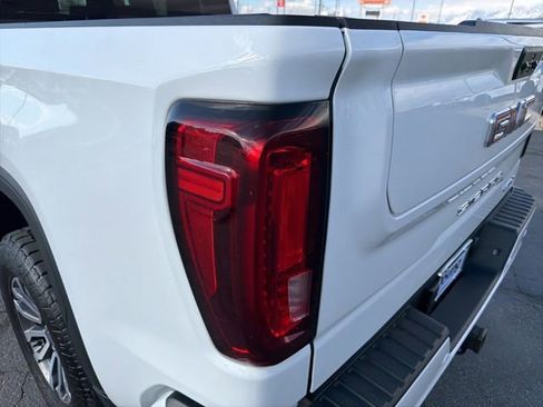 Used 2023 GMC Sierra 1500 AT4 image 34