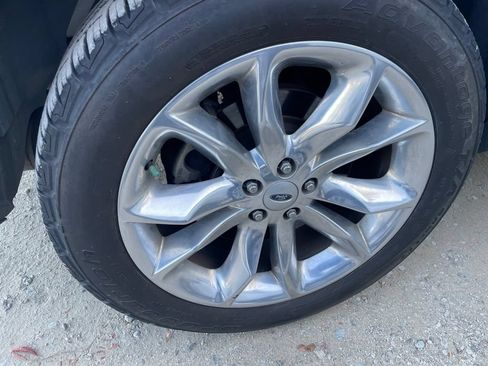 Used 2015 Ford Explorer XLT w/ Equipment Group 202A AWD/4WD image 10