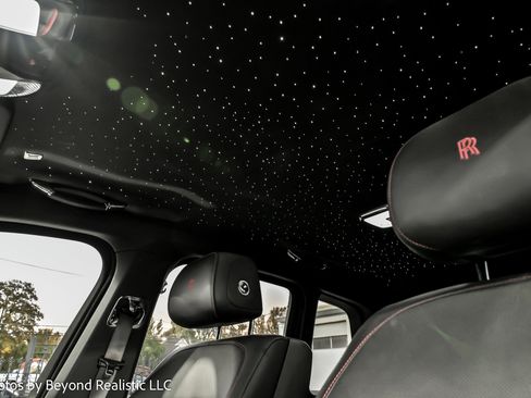 Used 2021 Rolls-Royce Cullinan Black Badge image 26