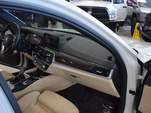 Used 2017 BMW 530i image 30