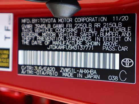 Certified 2021 Toyota Prius XLE w/ Premium Convenience Package image 30