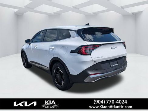 Used 2026 Kia Sportage EX FWD image 5