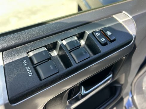 Certified 2024 Toyota 4Runner SR5 AWD/4WD image 18