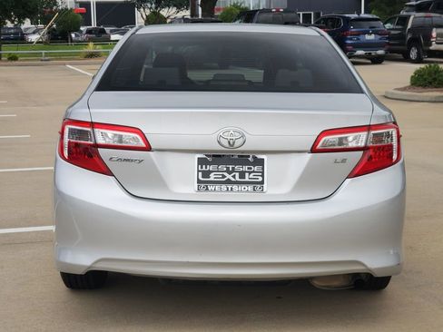 Used 2012 Toyota Camry LE FWD image 6