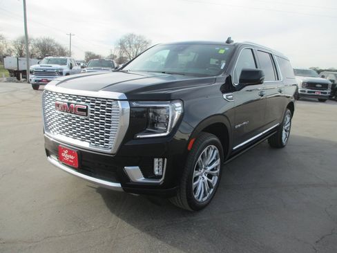 Certified 2023 GMC Yukon XL Denali image 10