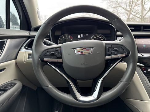 Used 2020 Cadillac XT6 Premium Luxury image 30