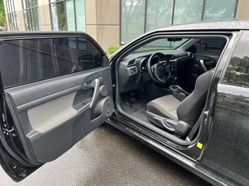 Used 2014 Scion tC FWD image 8