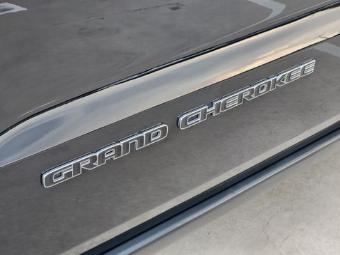 Used 2019 Jeep Grand Cherokee Limited AWD/4WD image 13